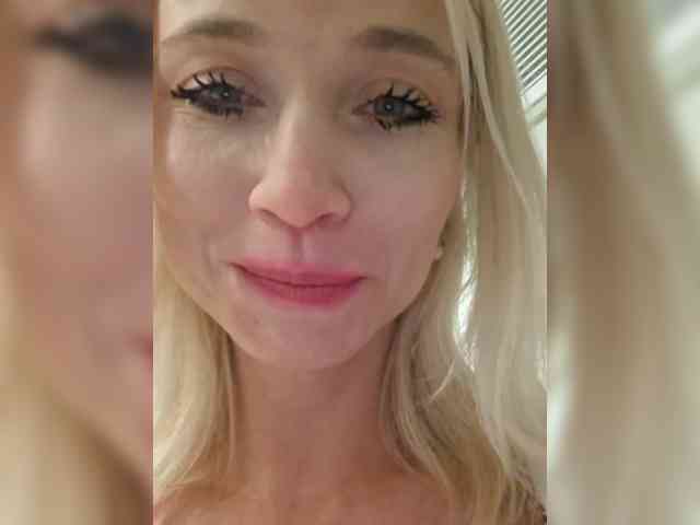 AlinaLoves webcam