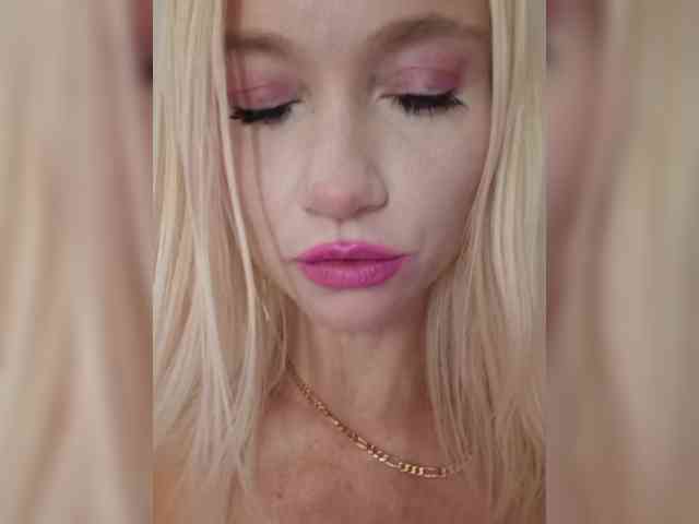AlinaLoves webcam
