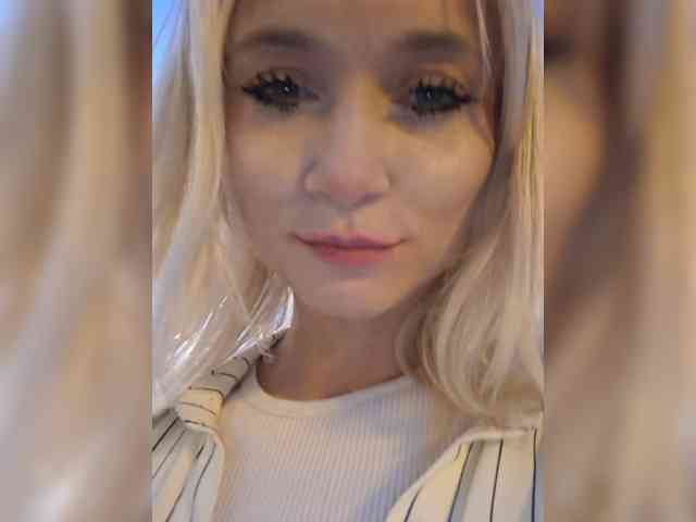 AlinaLoves webcam
