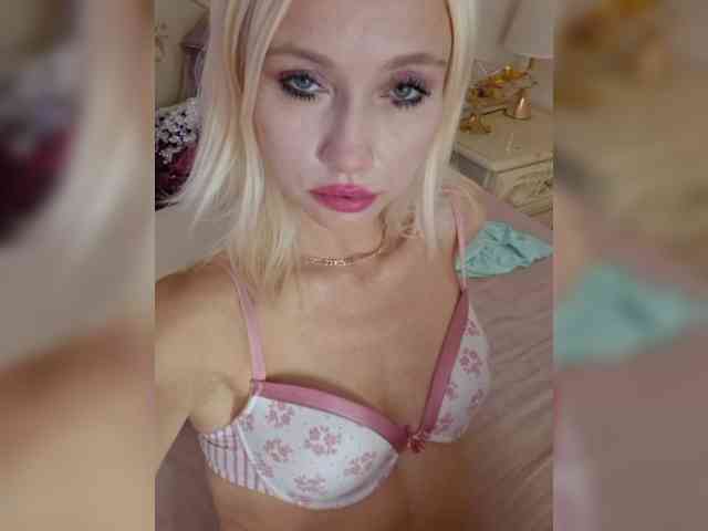 AlinaLoves webcam