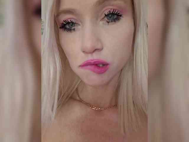 AlinaLoves webcam