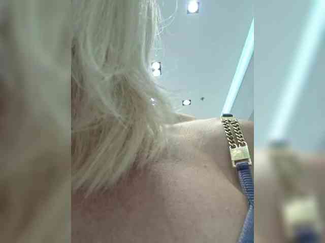 AlinaLoves webcam