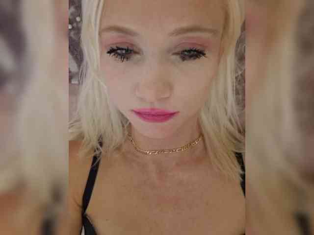 AlinaLoves webcam