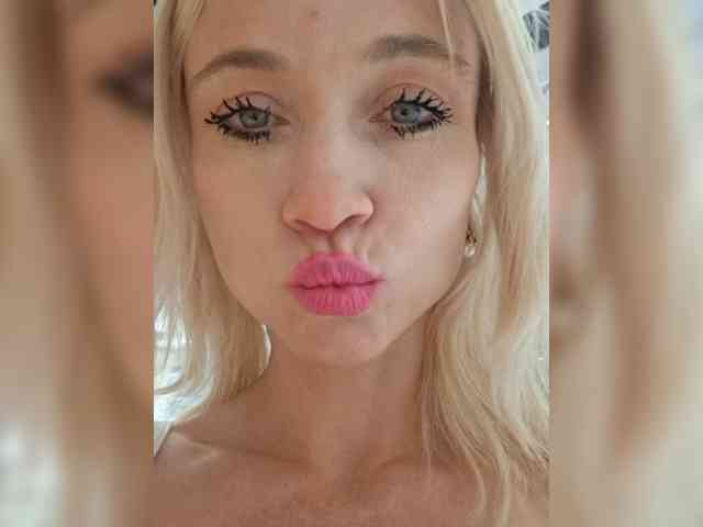 AlinaLoves webcam