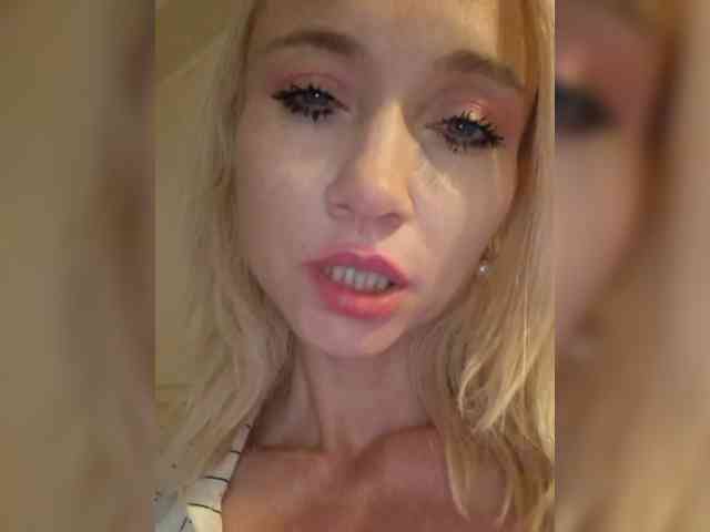 AlinaLoves webcam