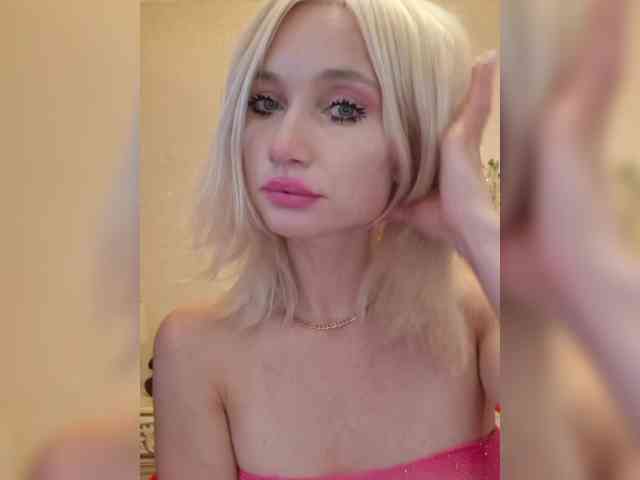 AlinaLoves Live Webcam on BongaCams