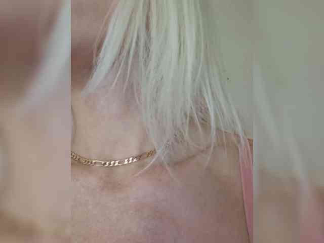 AlinaLoves webcam