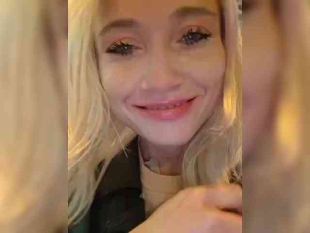 AlinaLoves webcam