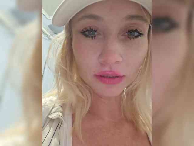 AlinaLoves webcam