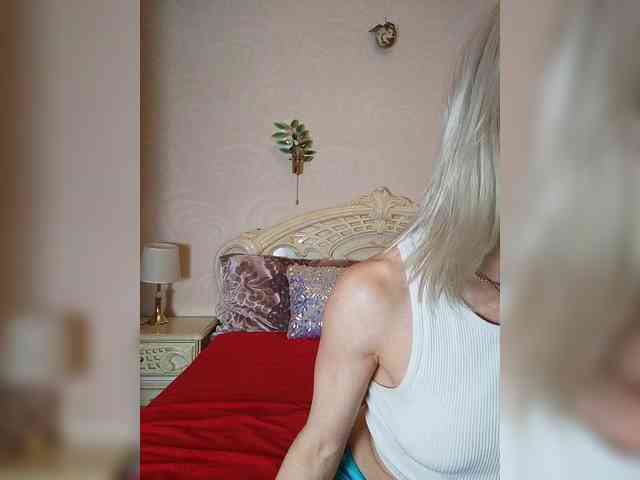 AlinaLoves webcam