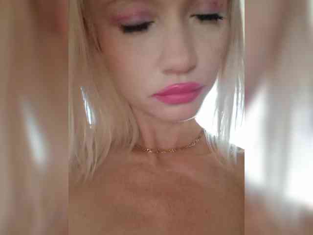 AlinaLoves webcam