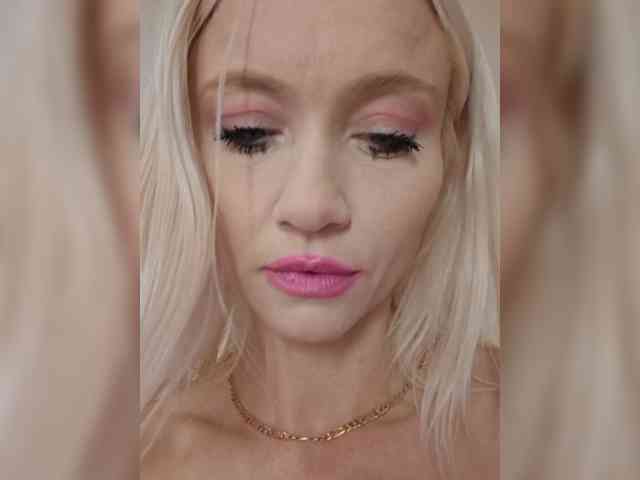 AlinaLoves webcam