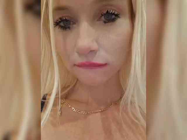 AlinaLoves webcam
