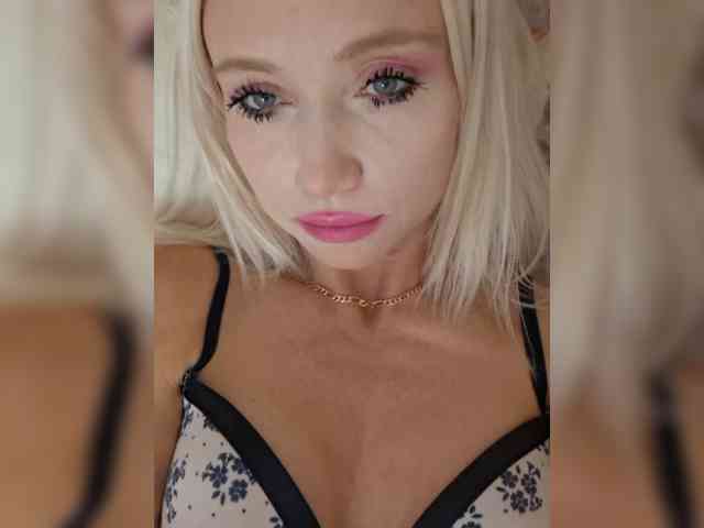 AlinaLoves webcam