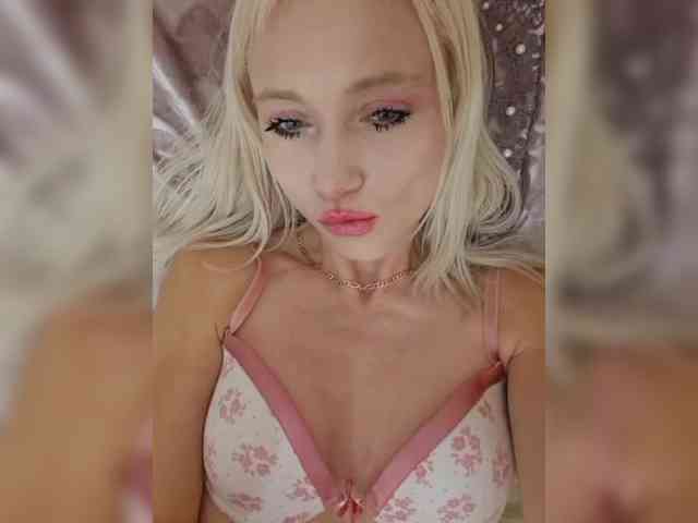 AlinaLoves webcam