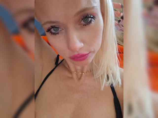 AlinaLoves webcam