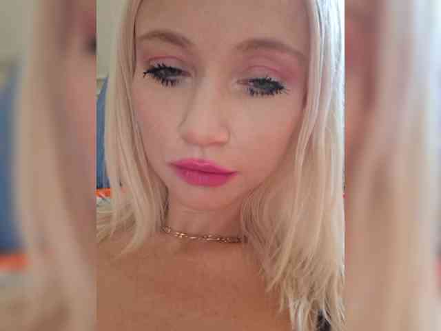 AlinaLoves webcam