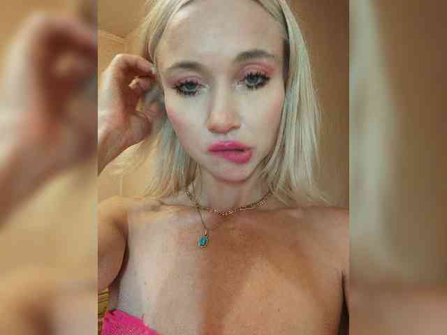 AlinaLoves webcam