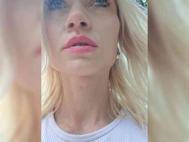 AlinaLoves webcam
