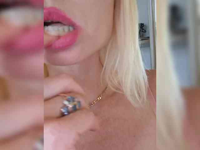 AlinaLoves webcam