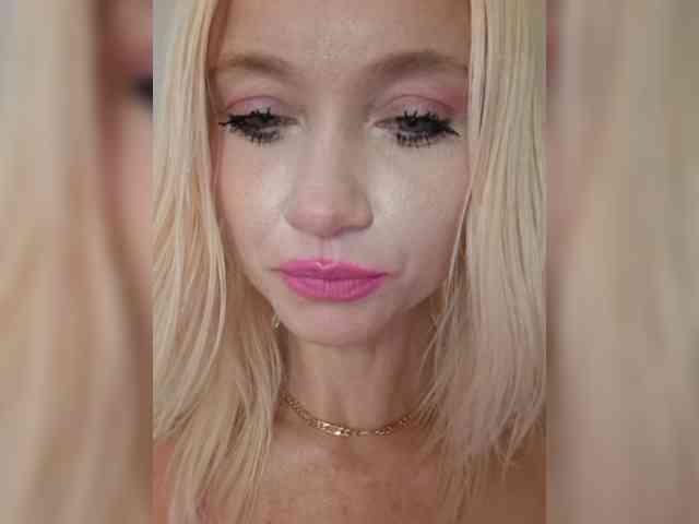 AlinaLoves webcam