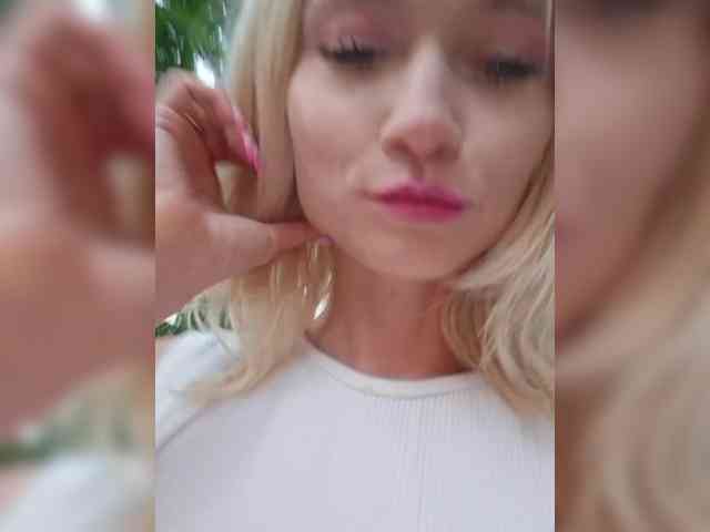 AlinaLoves webcam