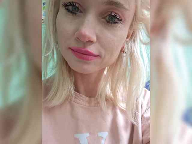 AlinaLoves webcam