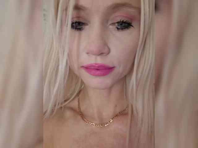 AlinaLoves webcam