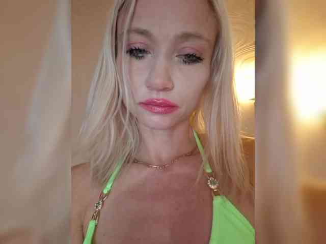 AlinaLoves webcam
