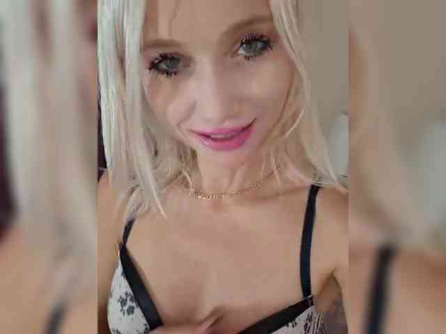 AlinaLoves webcam
