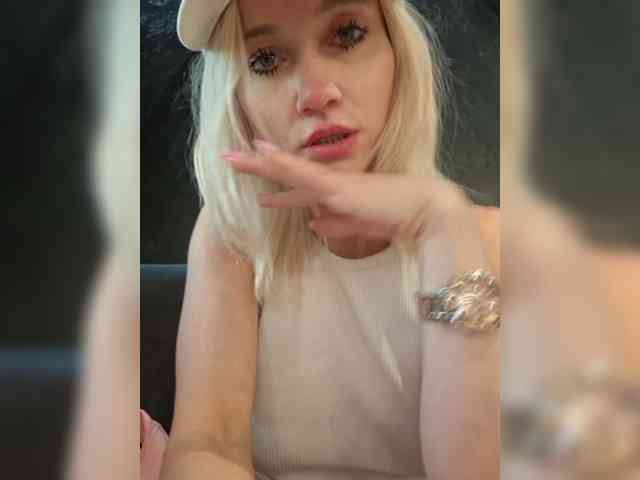 AlinaLoves webcam