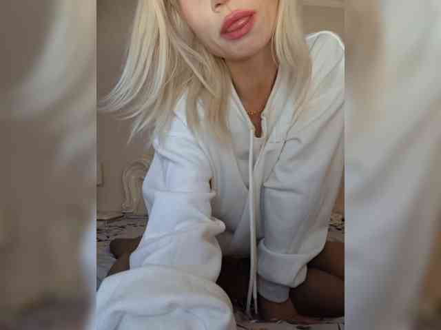 AlinaLoves webcam