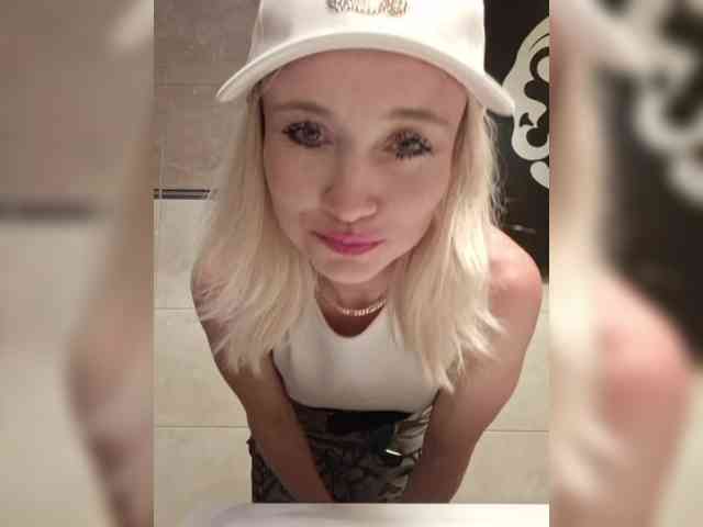 AlinaLoves webcam
