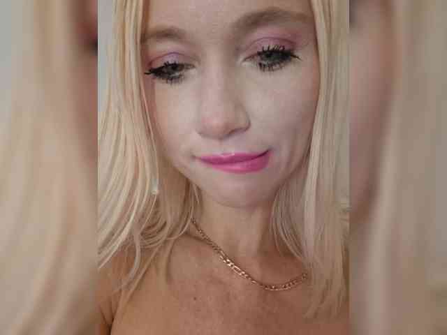 AlinaLoves webcam