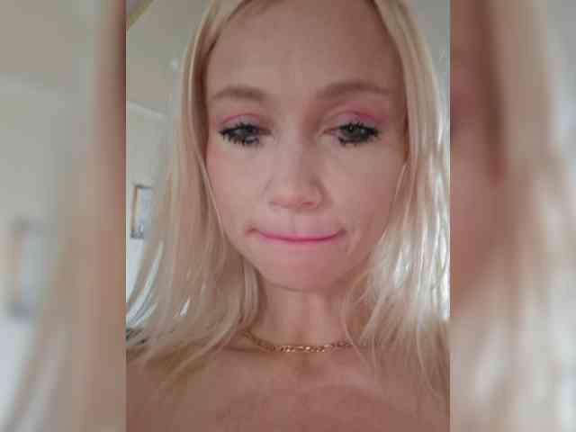 AlinaLoves webcam