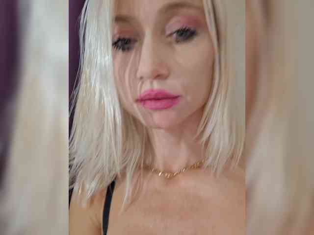 AlinaLoves webcam