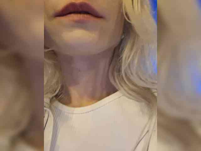 AlinaLoves webcam