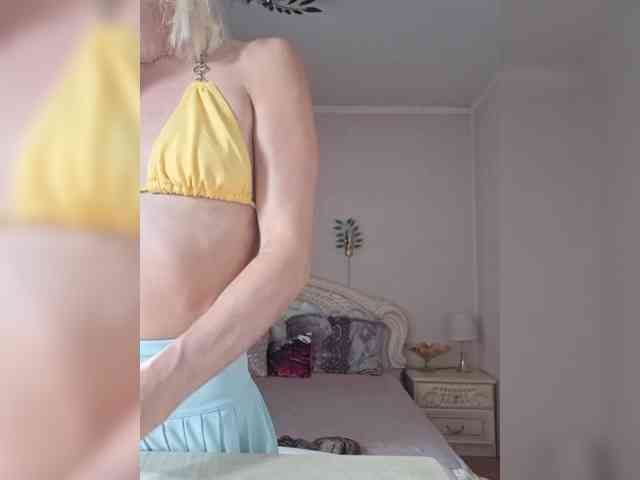 AlinaLoves webcam