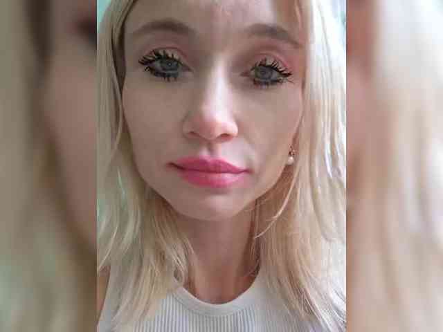 AlinaLoves webcam