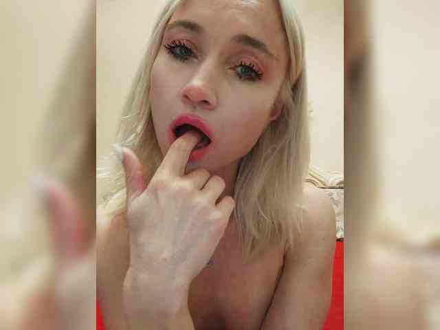 AlinaLoves webcam