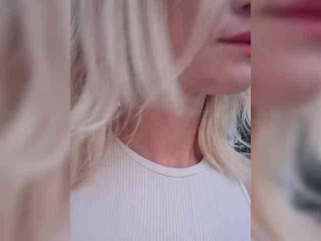 AlinaLoves webcam