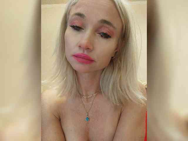 AlinaLoves webcam