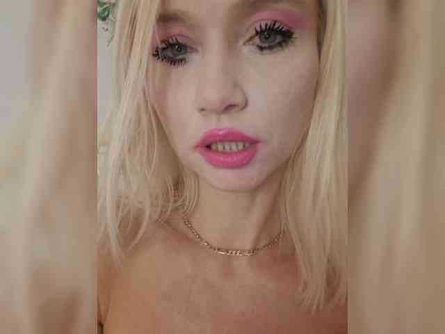 AlinaLoves webcam