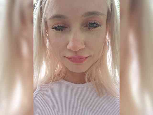 AlinaLoves webcam