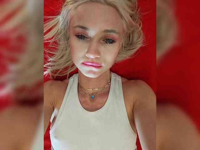 AlinaLoves webcam