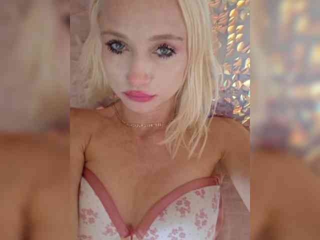 AlinaLoves webcam