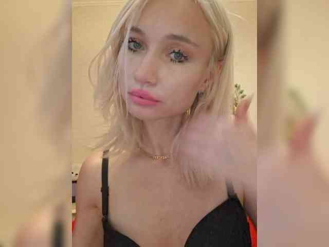 AlinaLoves webcam