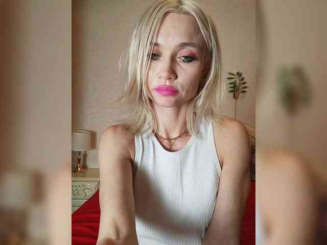 Модель: AlinaLoves