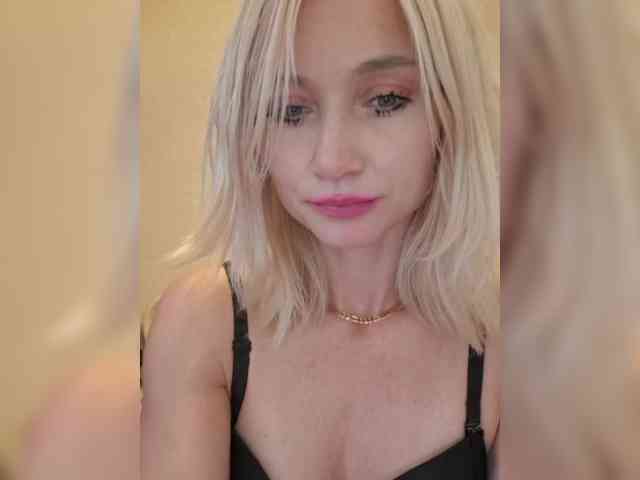 AlinaLoves webcam