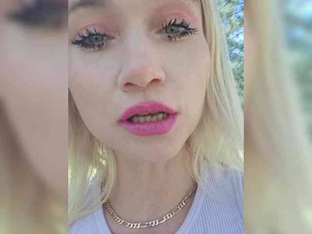 AlinaLoves webcam